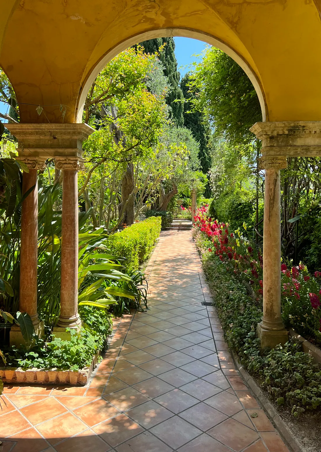 Jardin d’Espagnol Entryway – Photo by David Laws